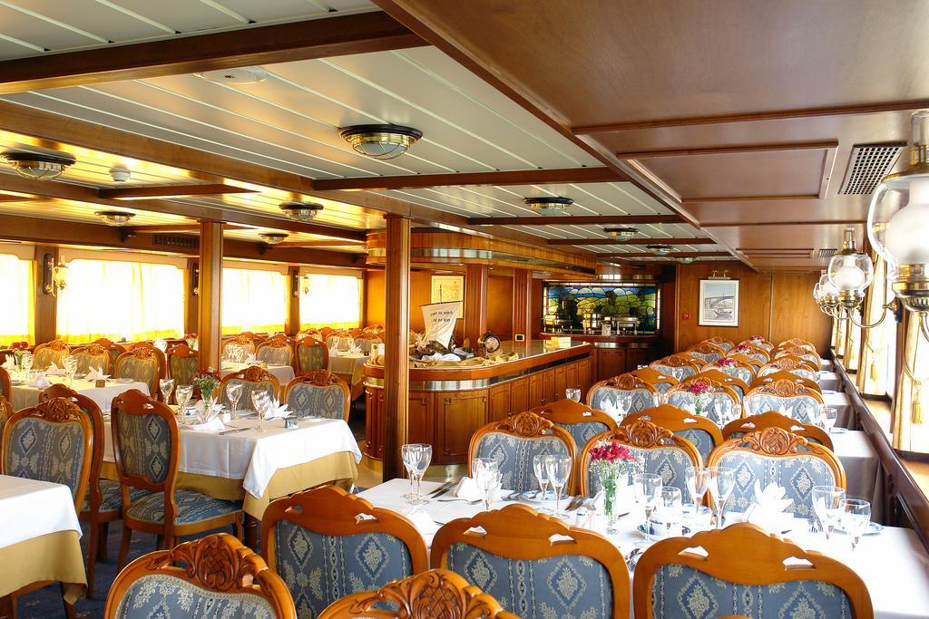 Invicta Ribeira Boat Hotel OOporto Exteriör bild