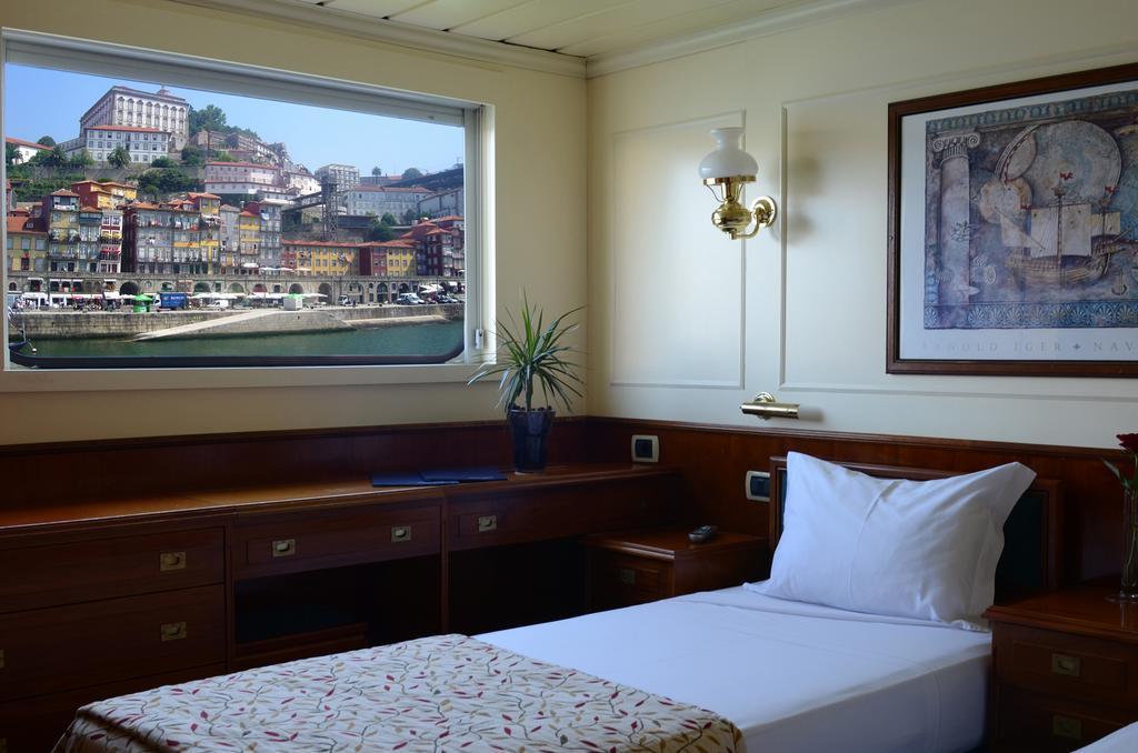 Invicta Ribeira Boat Hotel OOporto Exteriör bild