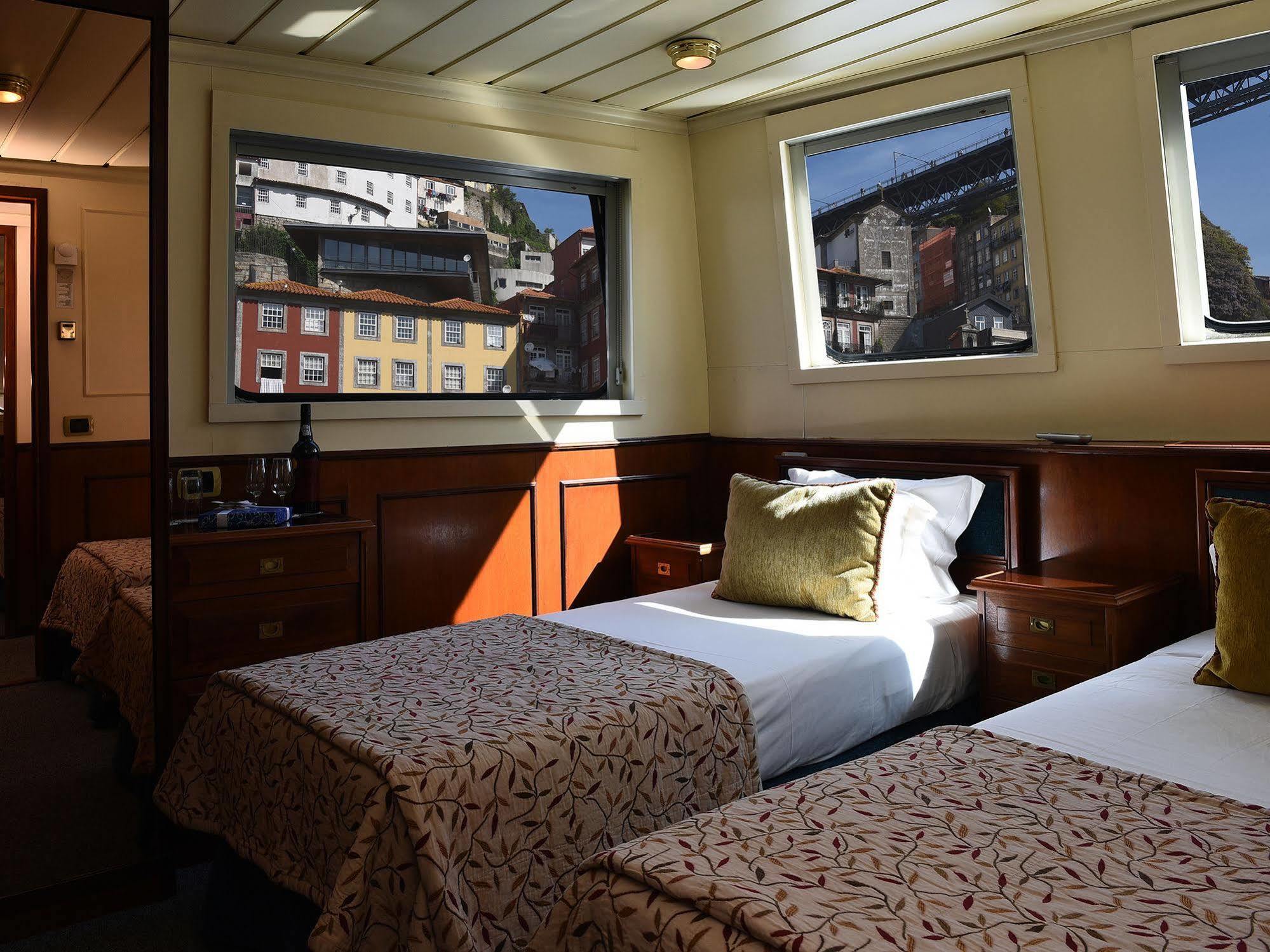 Invicta Ribeira Boat Hotel OOporto Exteriör bild